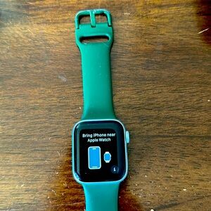 Still available! Apple Watch: Series 5 | 40MM | Aluminum & Ceramic Case